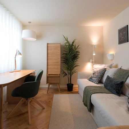 Emporium Deluxe 3Br Apartment W/ Private Parking By Lovelystay Porto Exterior foto