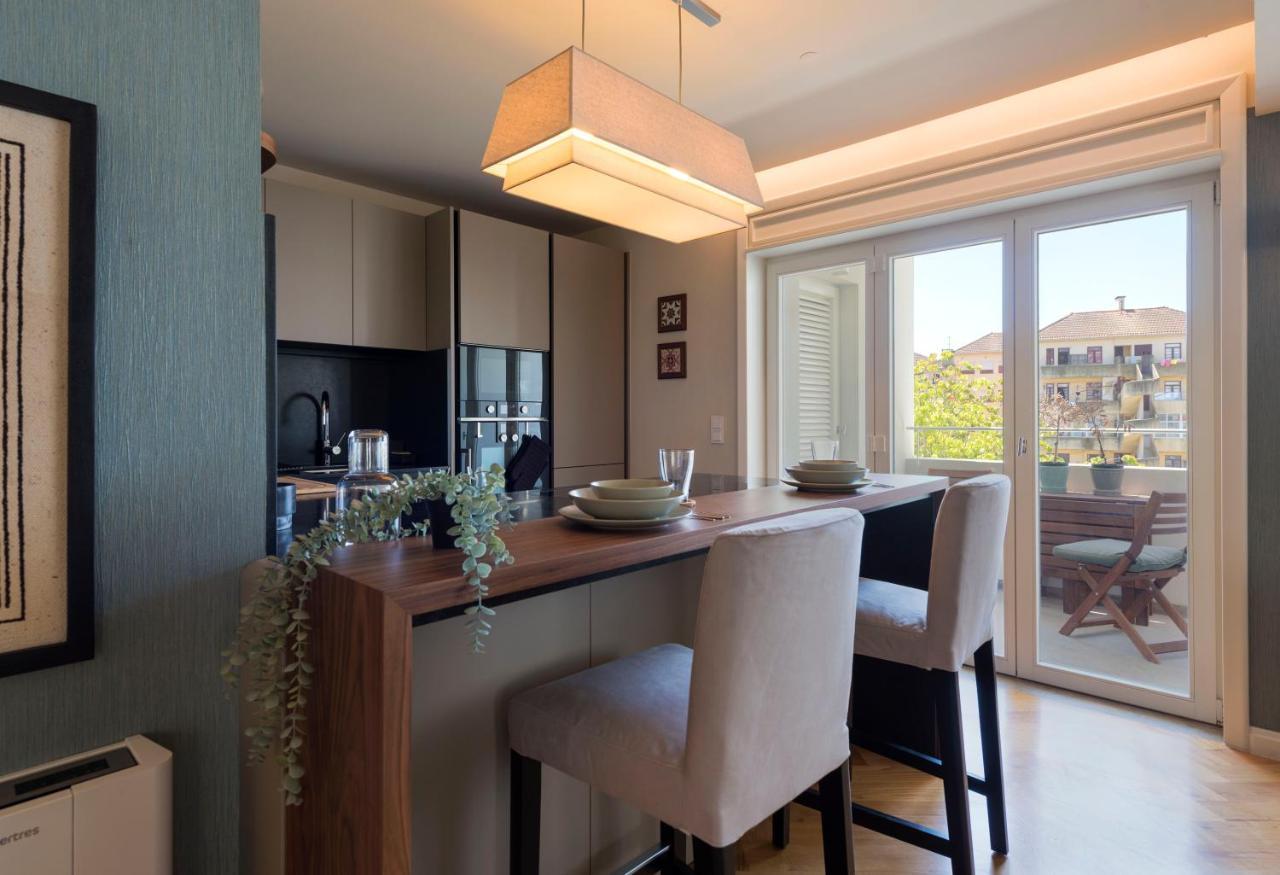 Emporium Deluxe 3Br Apartment W/ Private Parking By Lovelystay Porto Exterior foto
