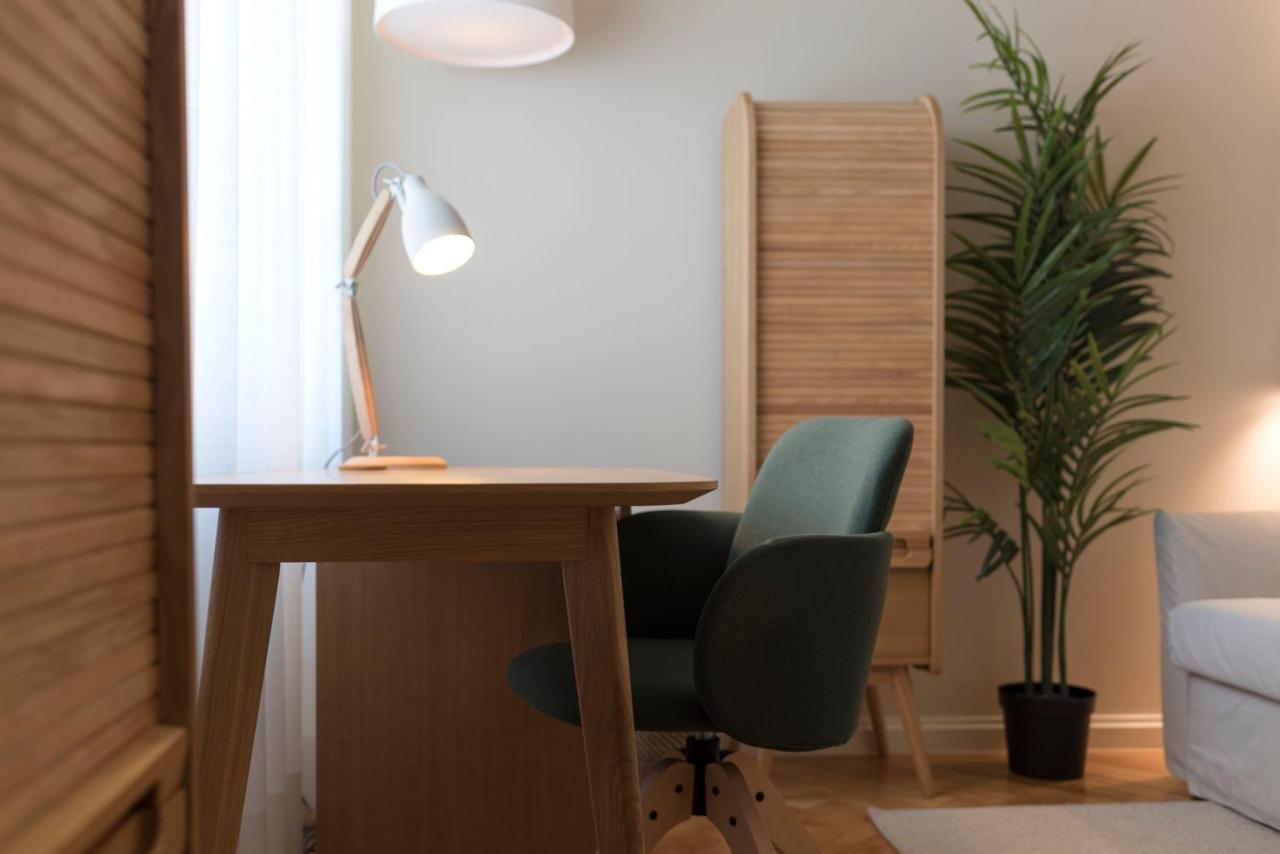 Emporium Deluxe 3Br Apartment W/ Private Parking By Lovelystay Porto Exterior foto