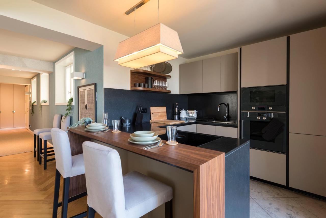 Emporium Deluxe 3Br Apartment W/ Private Parking By Lovelystay Porto Exterior foto