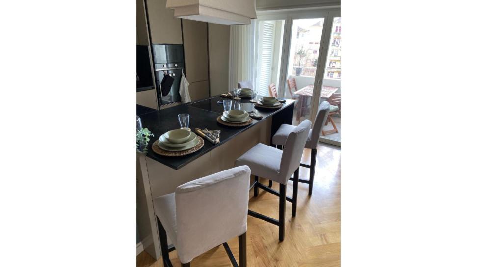 Emporium Deluxe 3Br Apartment W/ Private Parking By Lovelystay Porto Exterior foto