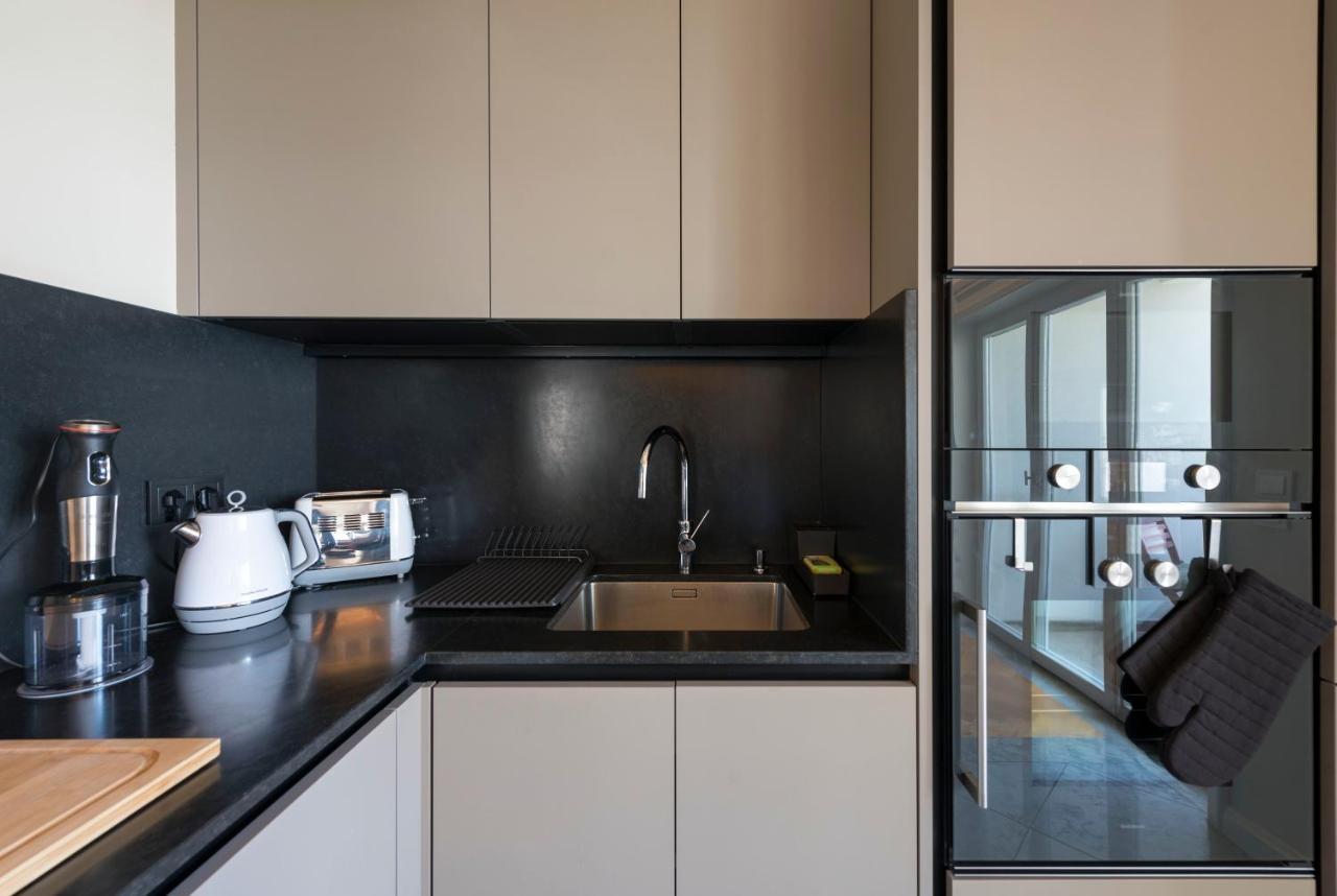 Emporium Deluxe 3Br Apartment W/ Private Parking By Lovelystay Porto Exterior foto